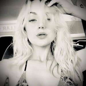 Meet your Posher, Alexis